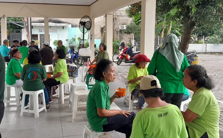 Ngrumpi dulu sebelum pulang